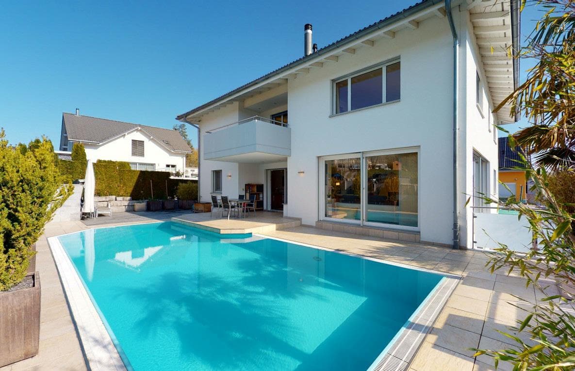 Casa de 8.5 quartos com piscina aquecida em Henau – 1